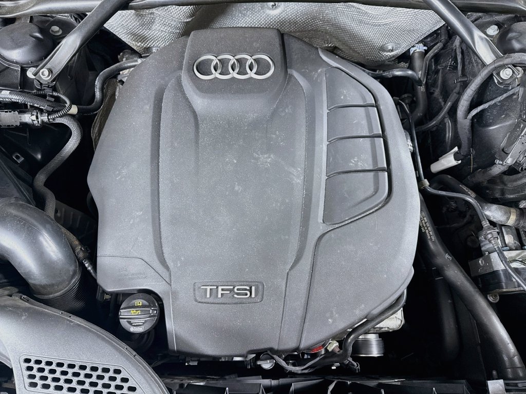 Photo 40 of this Audi Q5