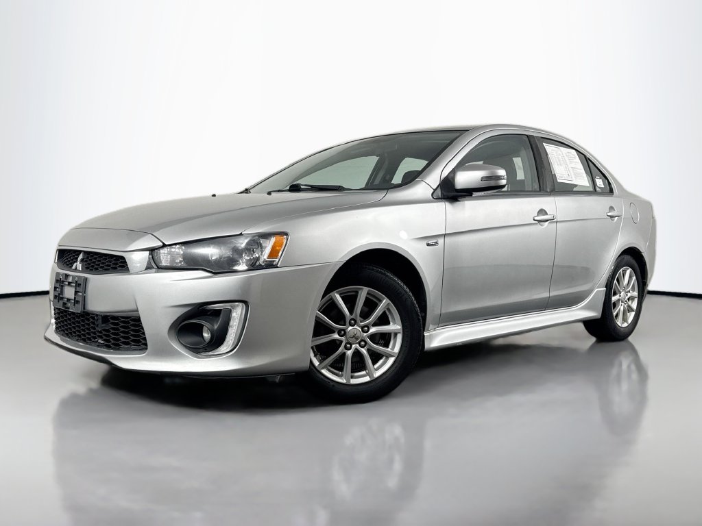 Mitsubishi Lancer photo 2