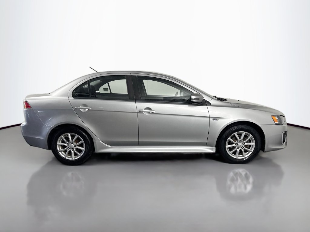 Mitsubishi Lancer photo 5