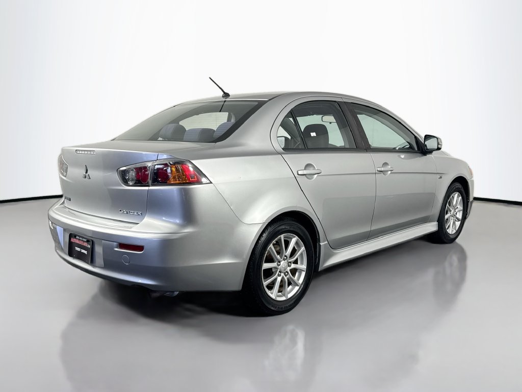 Mitsubishi Lancer photo 6