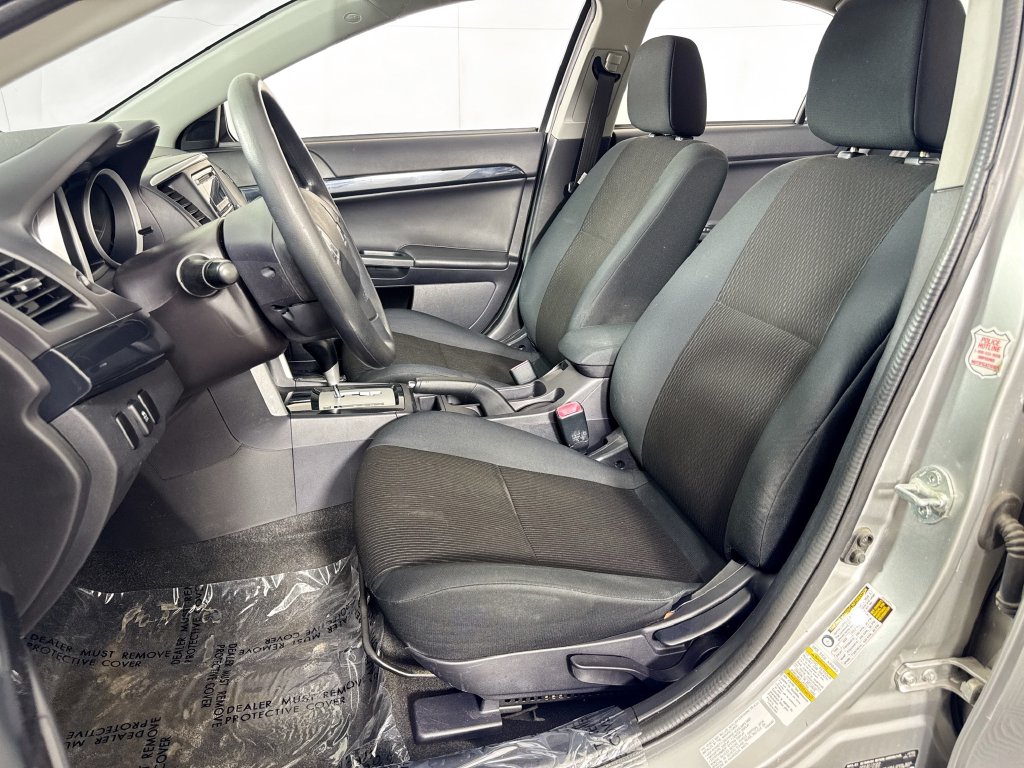 Mitsubishi Lancer photo 22