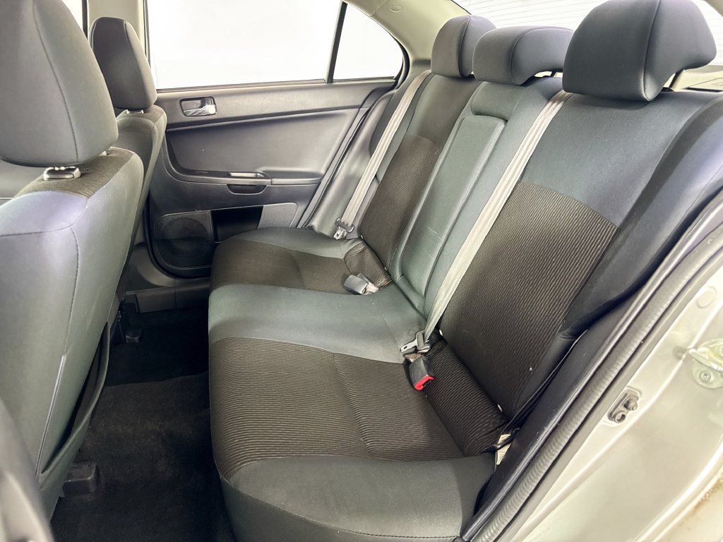 Mitsubishi Lancer photo 25
