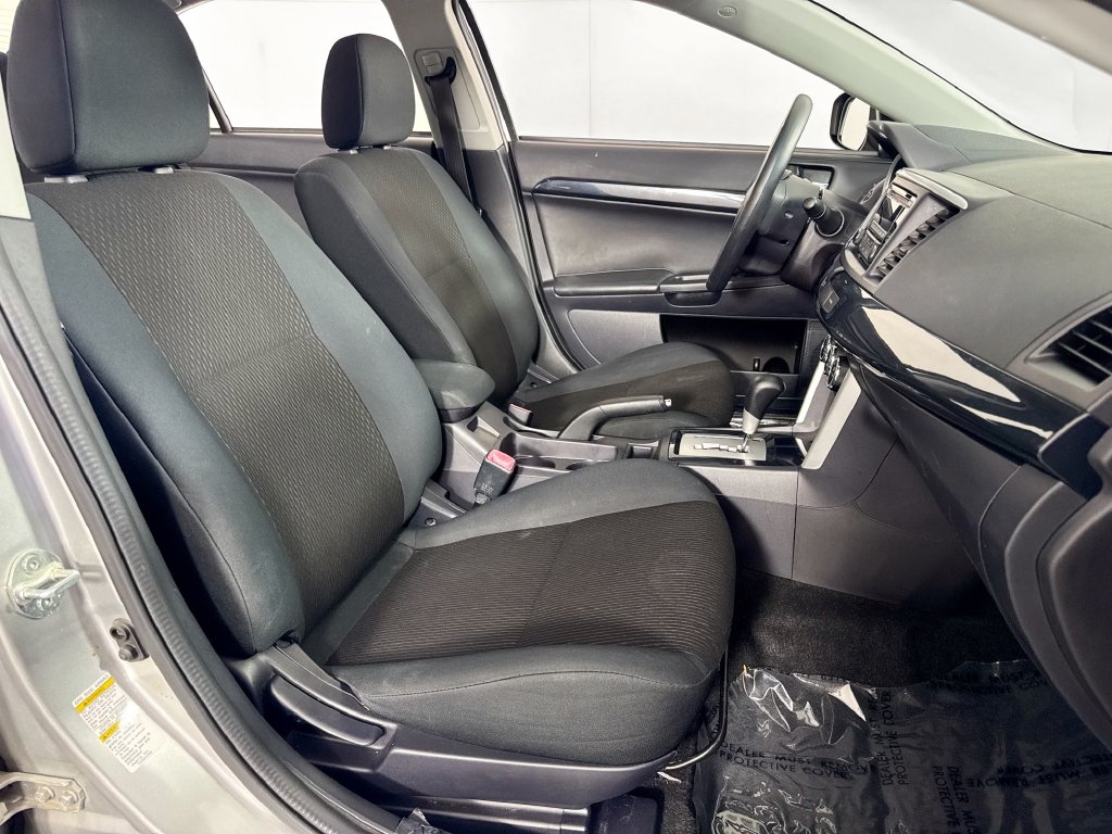 Mitsubishi Lancer photo 29