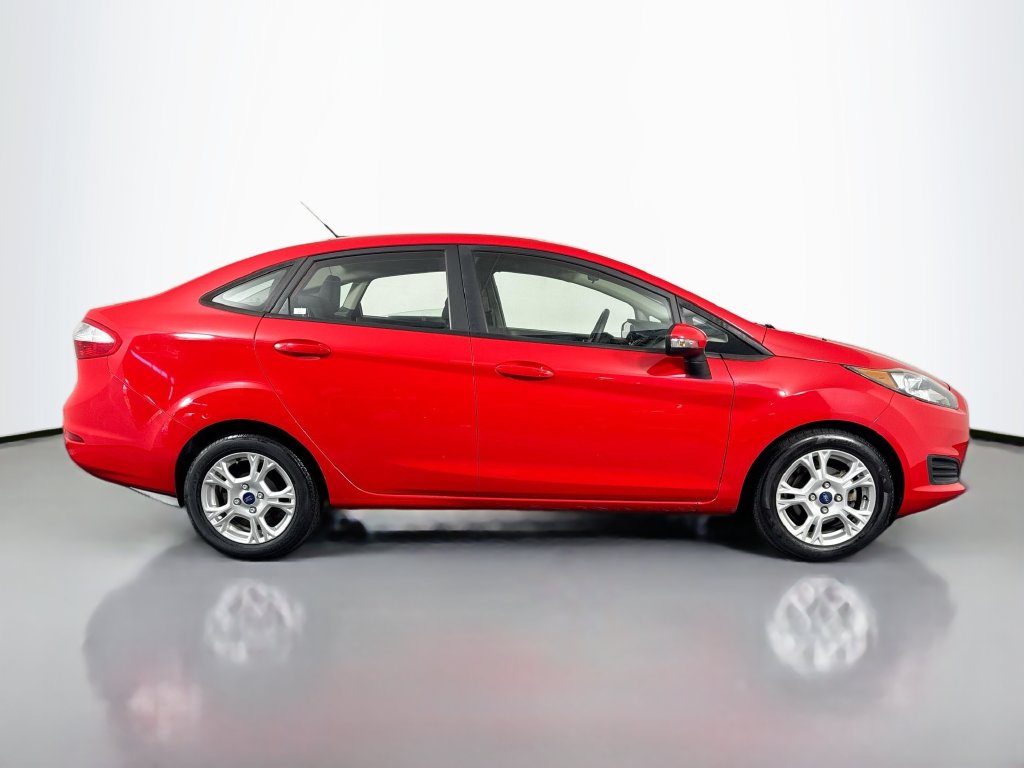 Ford Fiesta photo 5