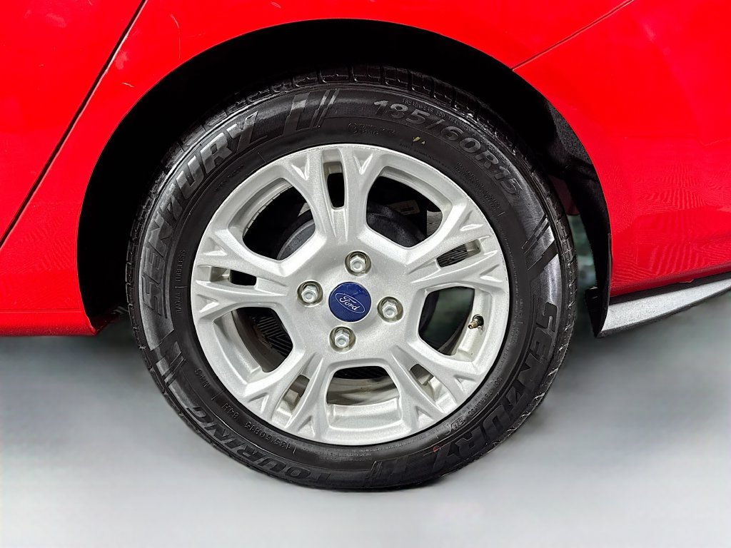 Ford Fiesta photo 32
