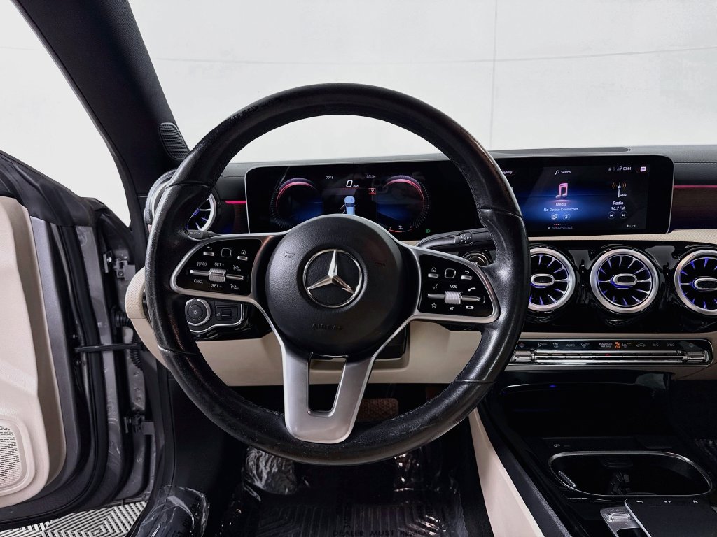 Photo 11 of this Mercedes-Benz CLA 250
