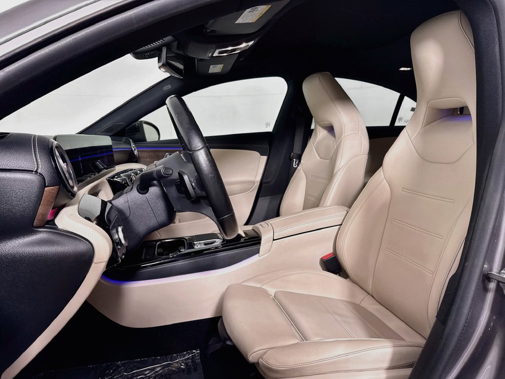 Photo 25 of this Mercedes-Benz CLA 250