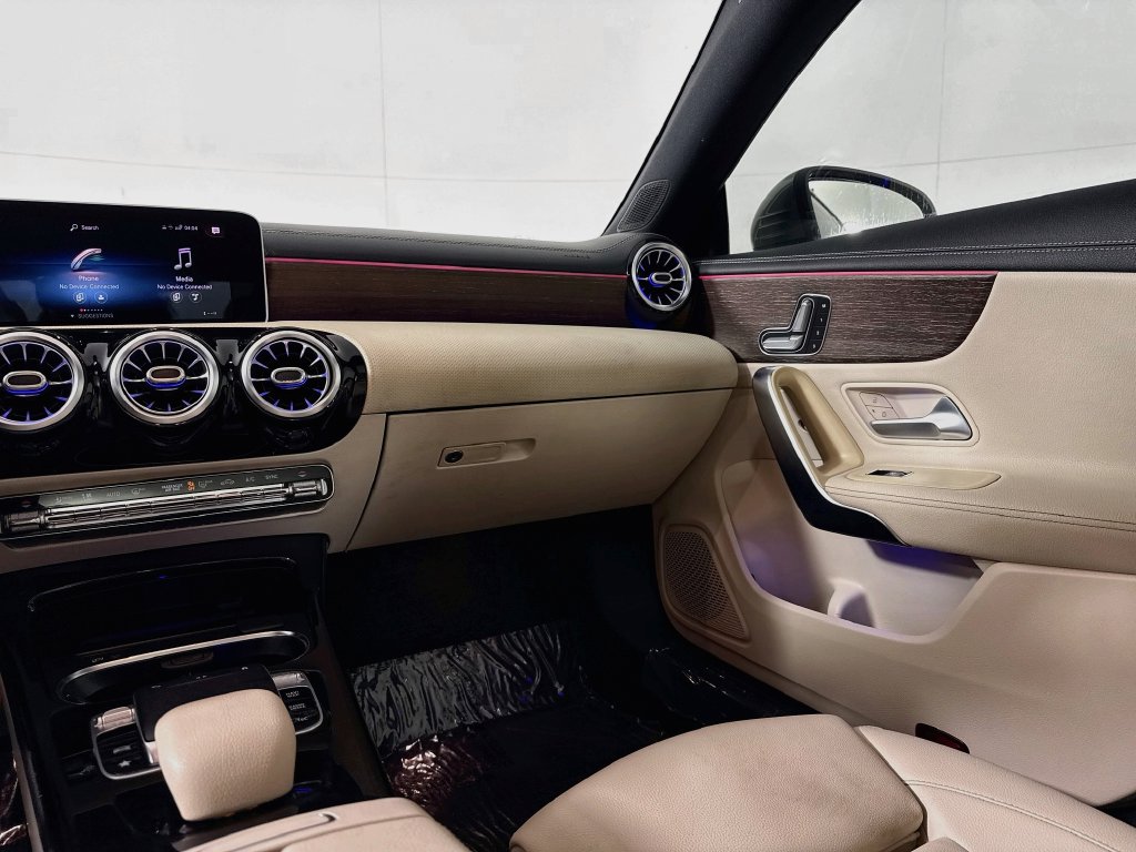 Photo 28 of this Mercedes-Benz CLA 250