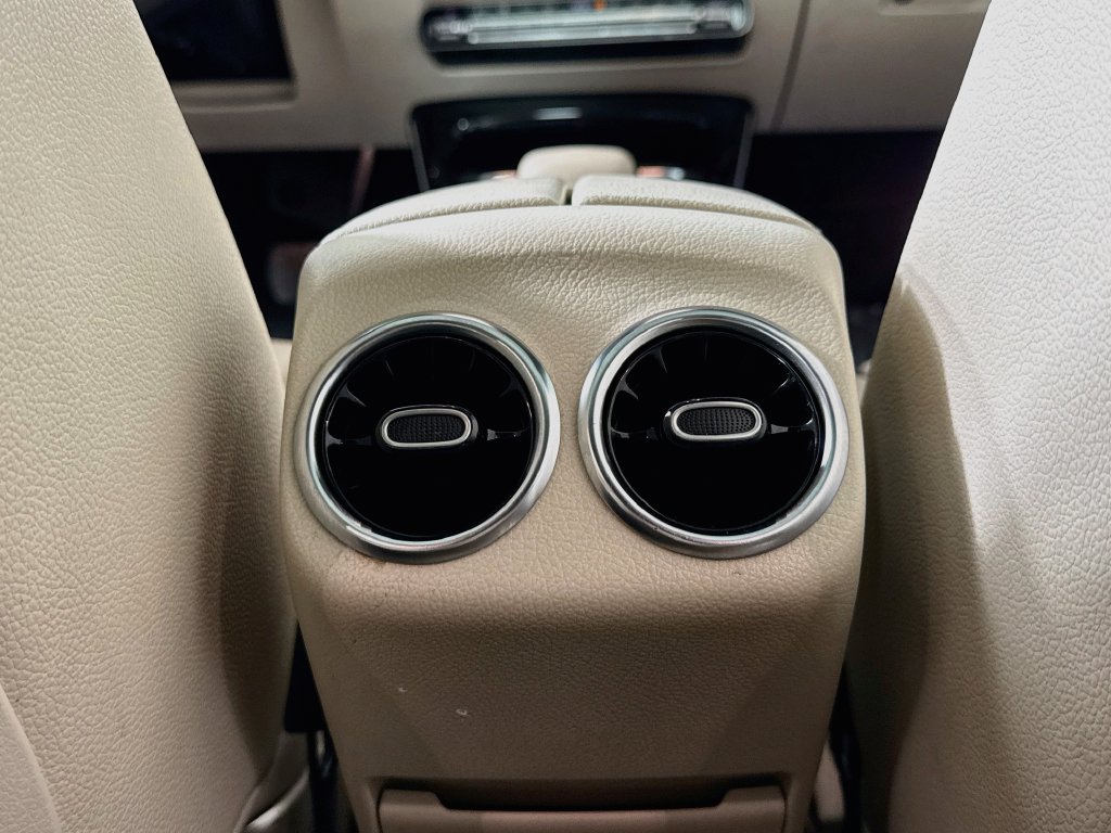 Photo 30 of this Mercedes-Benz CLA 250