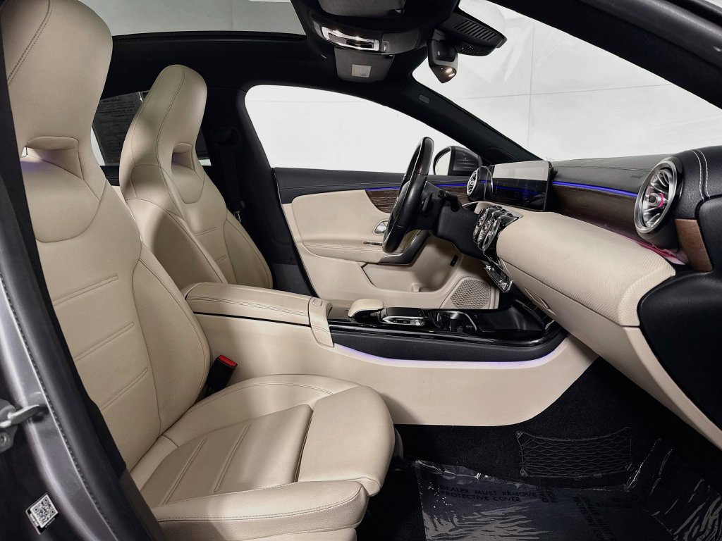 Photo 33 of this Mercedes-Benz CLA 250