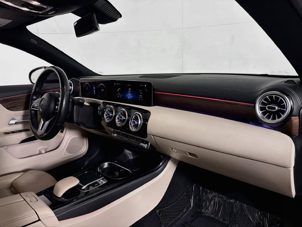 Photo 34 of this Mercedes-Benz CLA 250