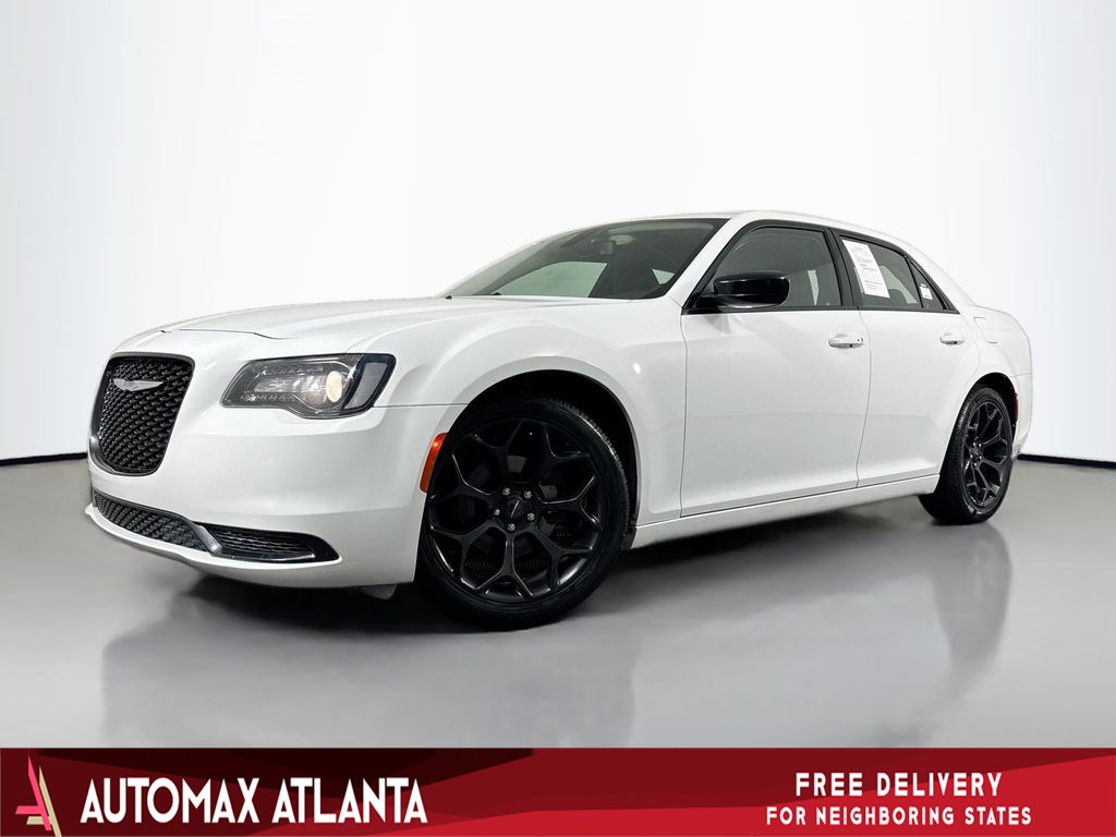 2019 Chrysler 300 Touring's photo