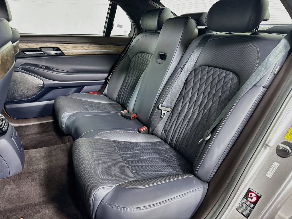 Genesis G90 photo 33