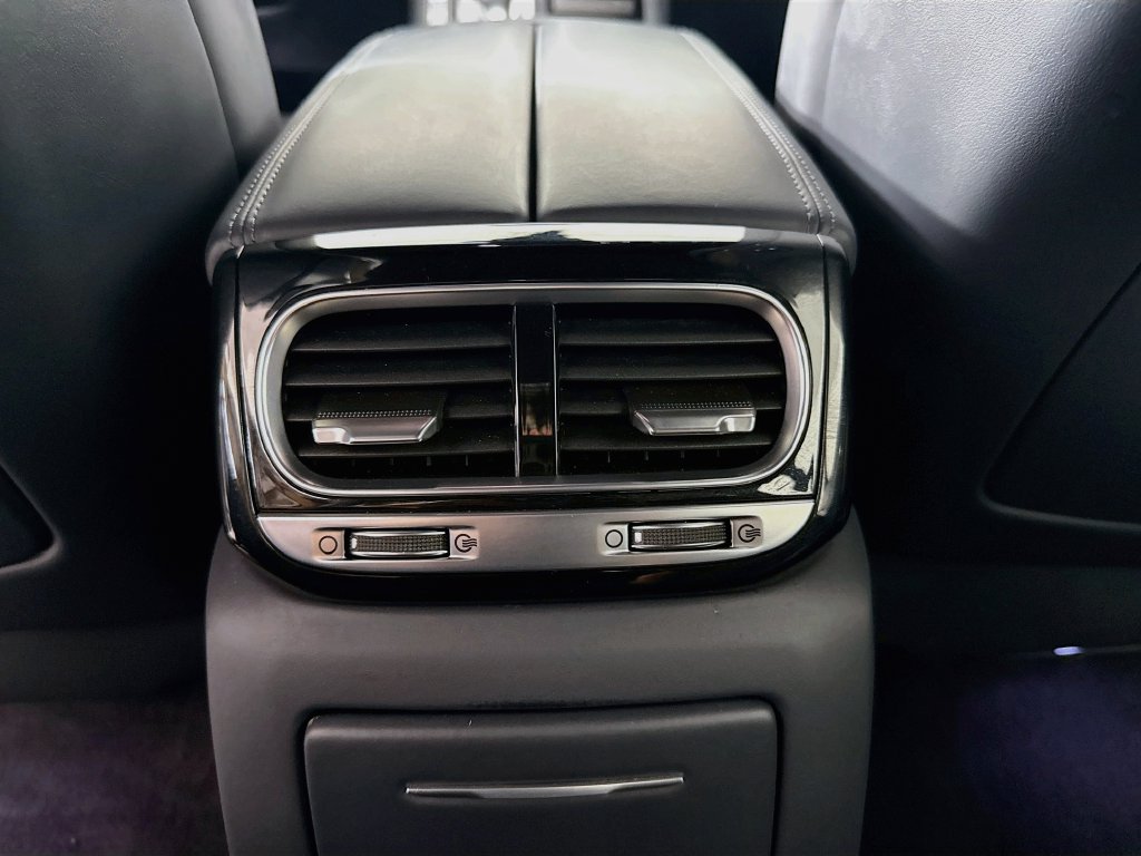 Genesis G90 photo 34