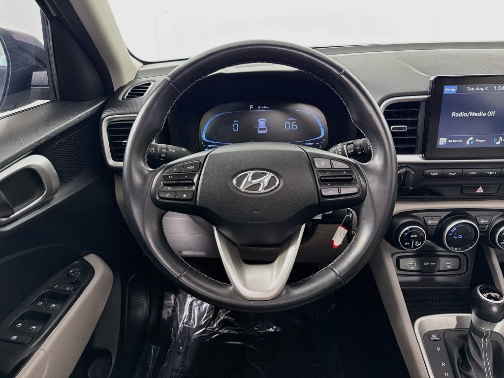 Hyundai Venue photo 26