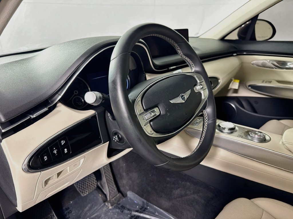 Genesis GV70 photo 10
