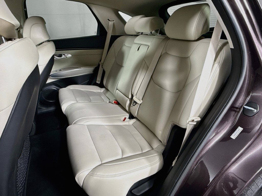Genesis GV70 photo 33