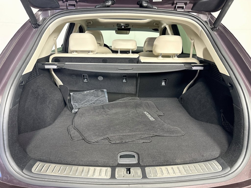 Genesis GV70 photo 35