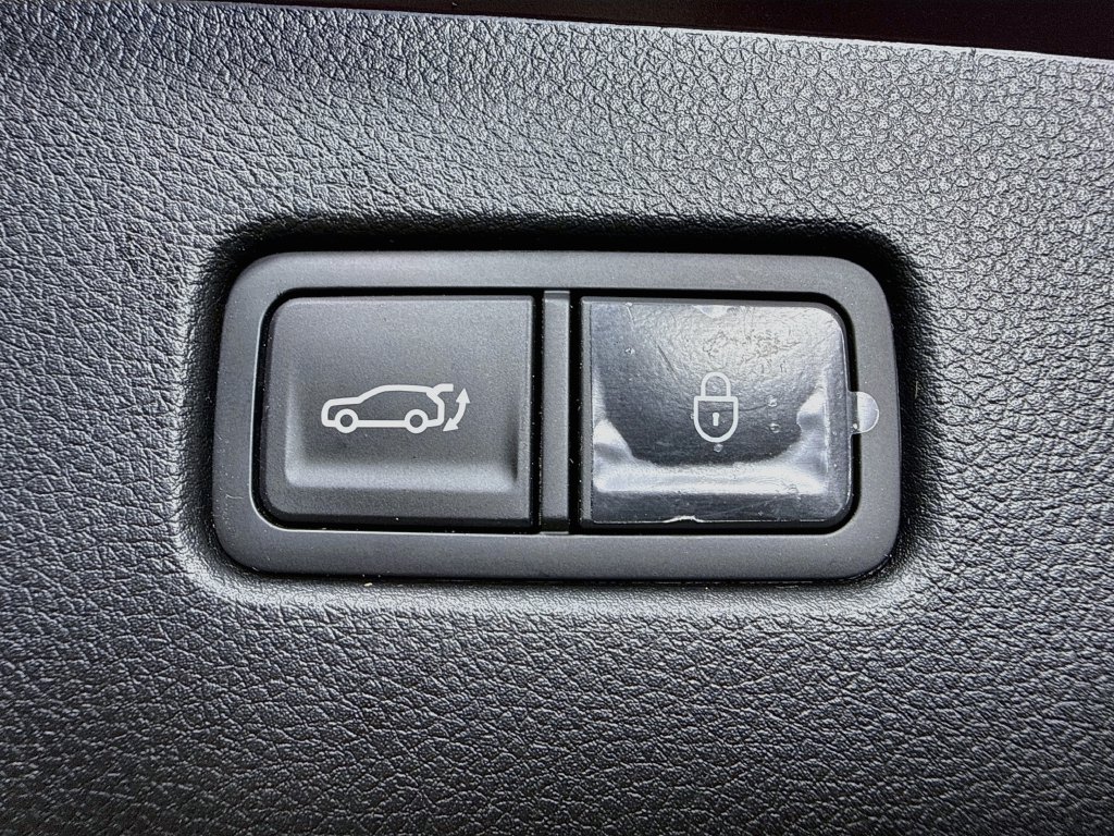 Genesis GV70 photo 36