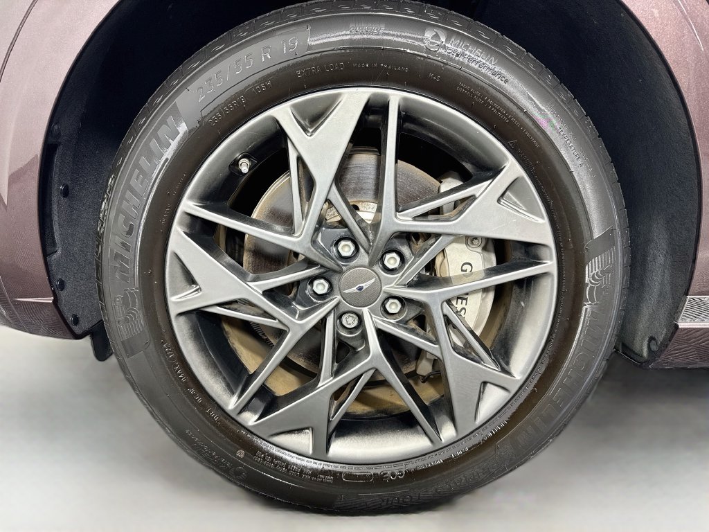Genesis GV70 photo 42