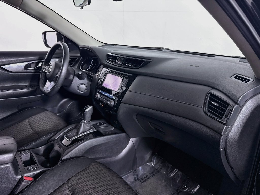Nissan Rogue photo 38