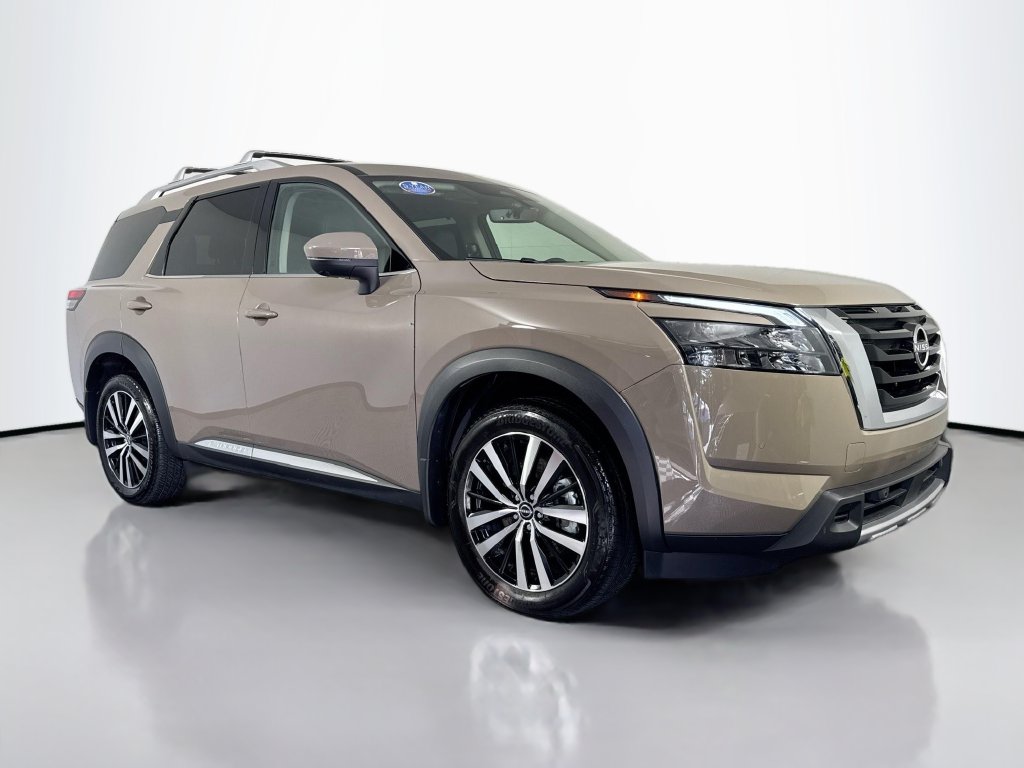 Nissan Pathfinder photo 4