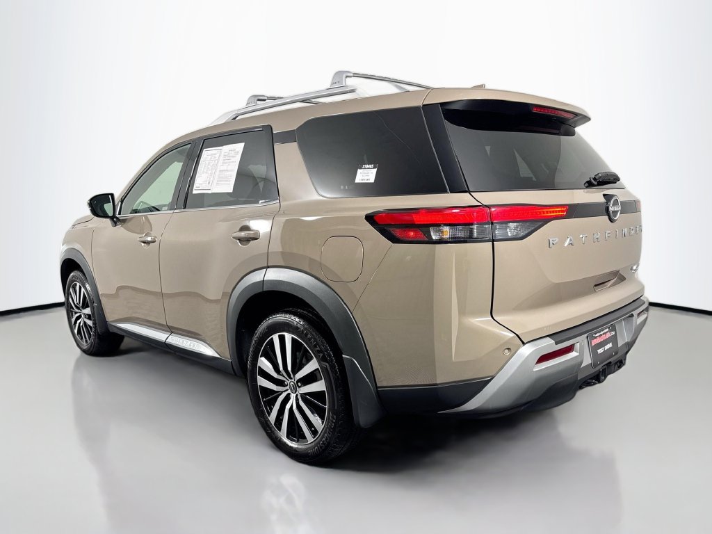 Nissan Pathfinder photo 8