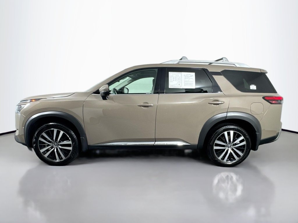 Nissan Pathfinder photo 9