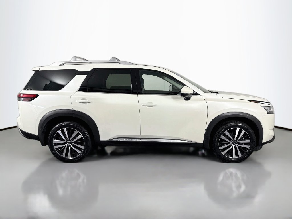 Nissan Pathfinder photo 6