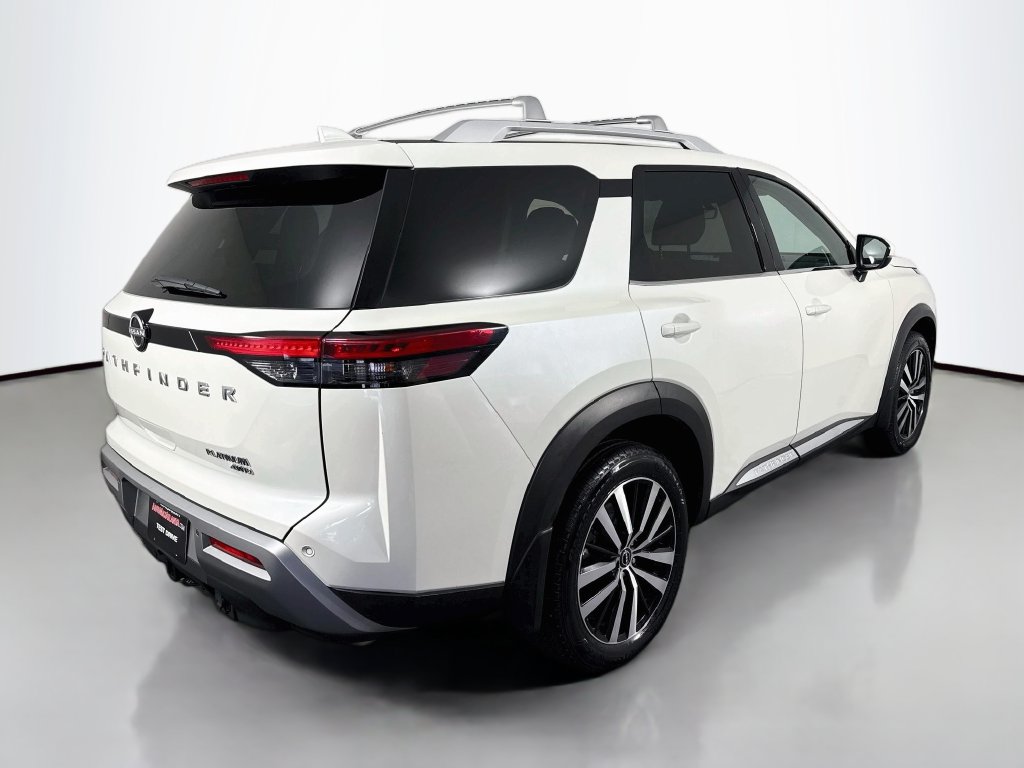 Nissan Pathfinder photo 7