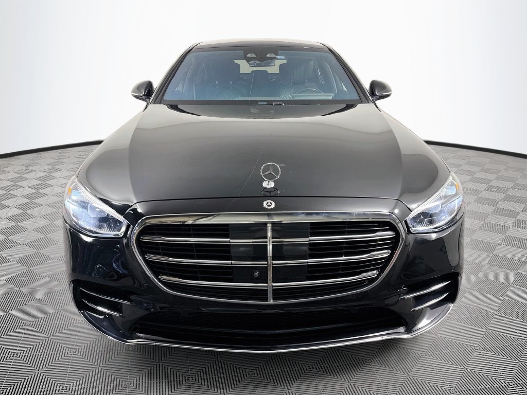 Photo 3 of this Mercedes-Benz S 580