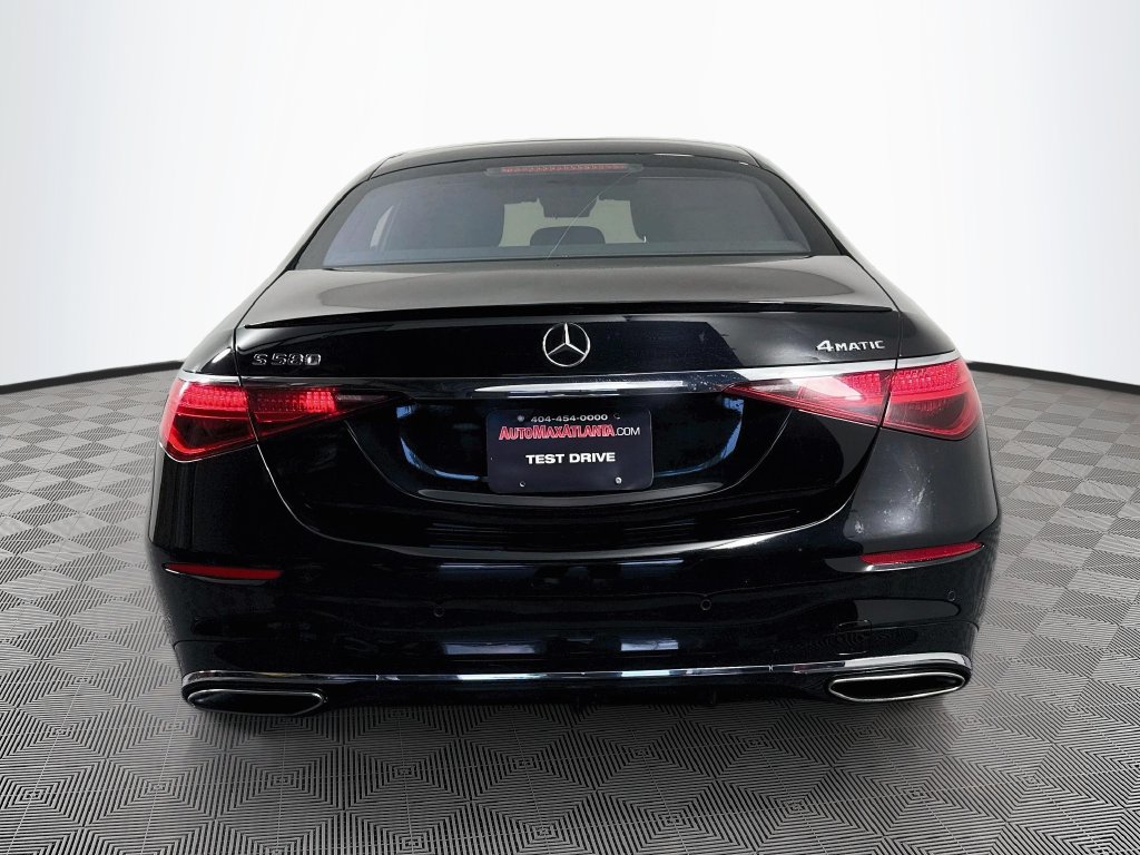 Photo 7 of this Mercedes-Benz S 580