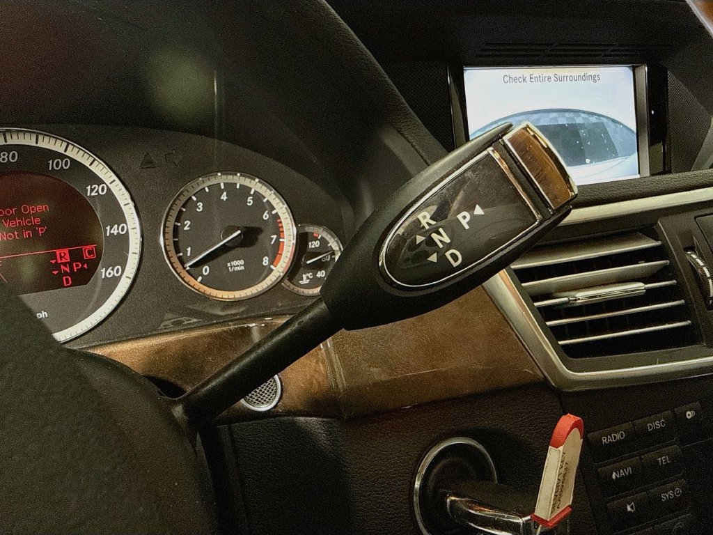 Mercedes-Benz E 550 photo 19
