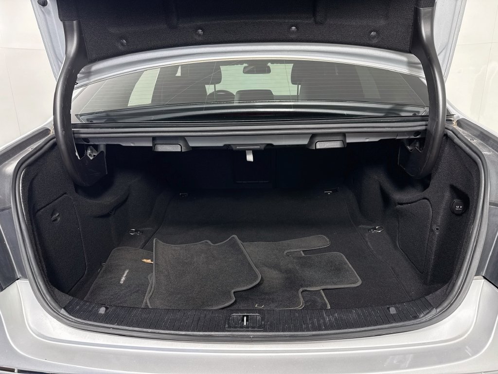 Mercedes-Benz E 550 photo 33