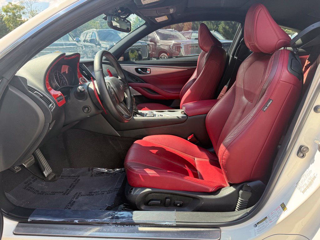 Infiniti Q60 photo 10