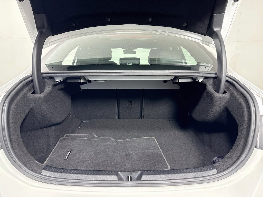 Mercedes-Benz A 220 photo 34