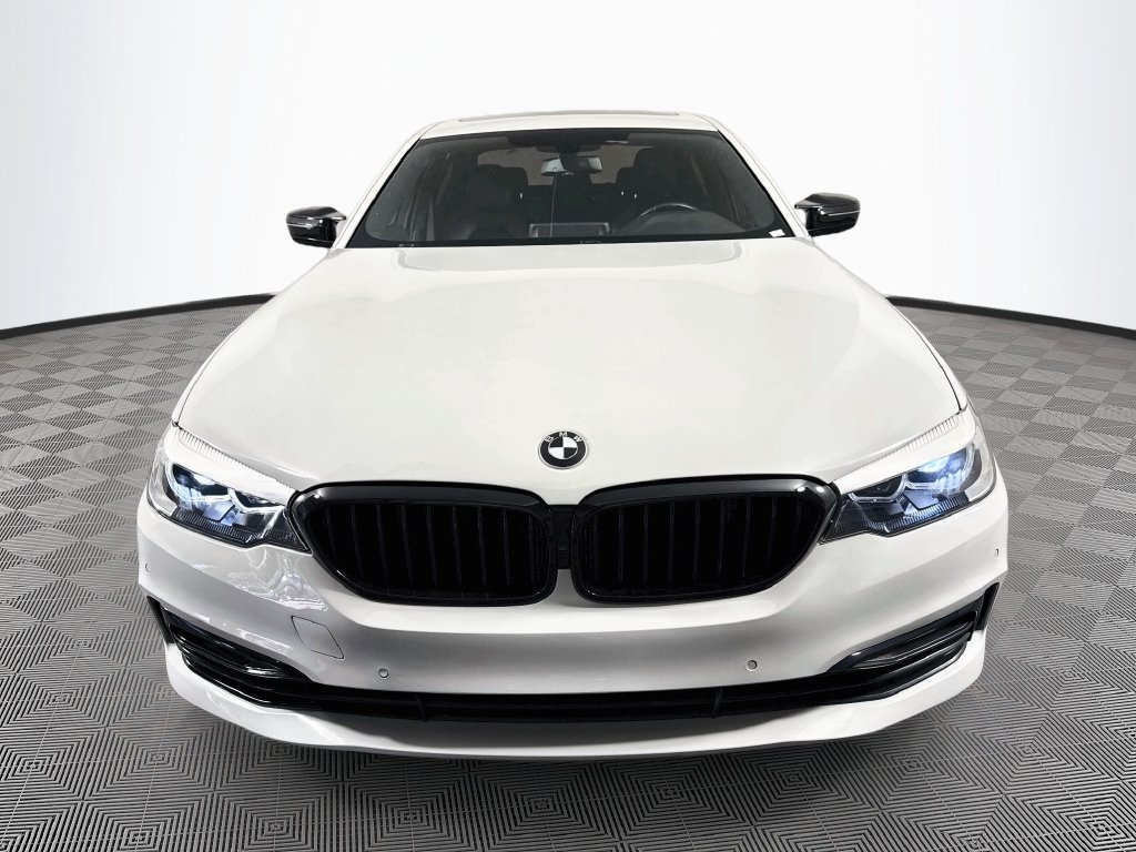 Photo 2 of this BMW 5 Series