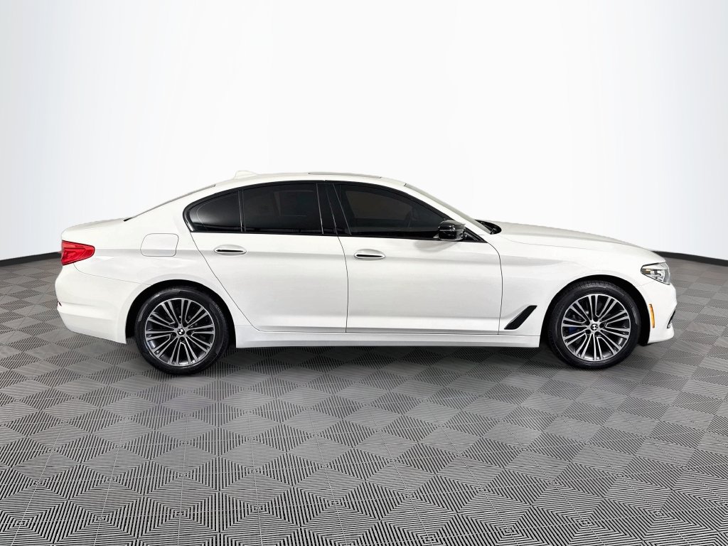 Photo 4 of this BMW 5 Series