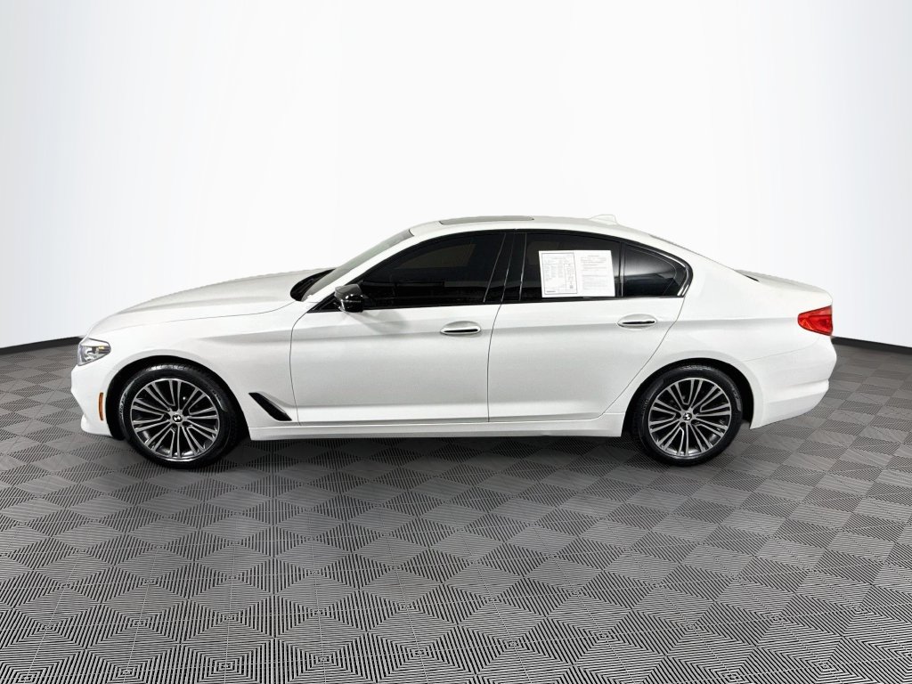 Photo 8 of this BMW 5 Series