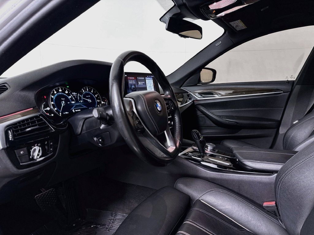Photo 9 of this BMW 5 Series