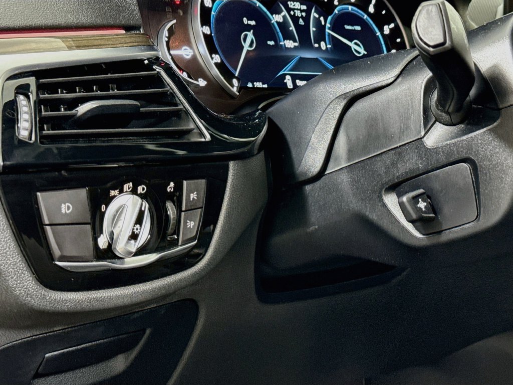 Photo 10 of this BMW 5 Series