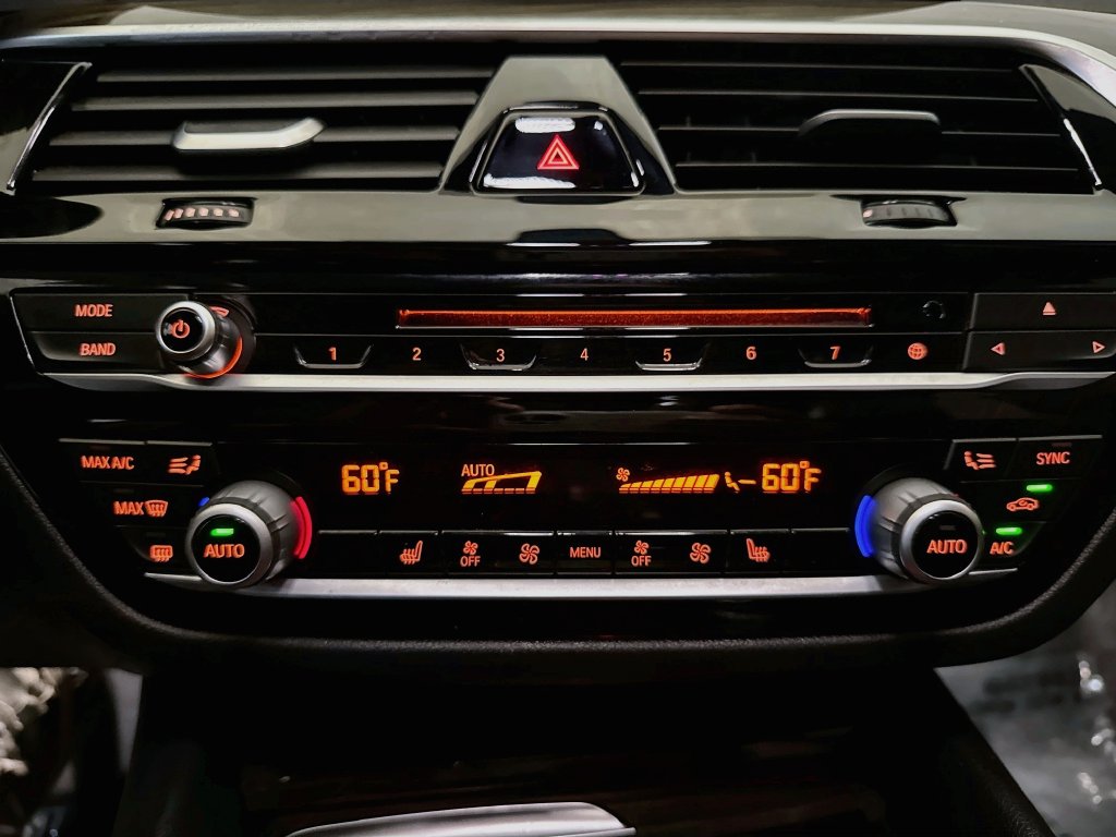 Photo 16 of this BMW 5 Series