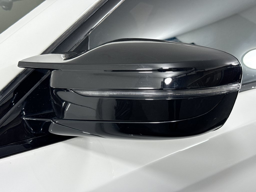 Photo 20 of this BMW 5 Series