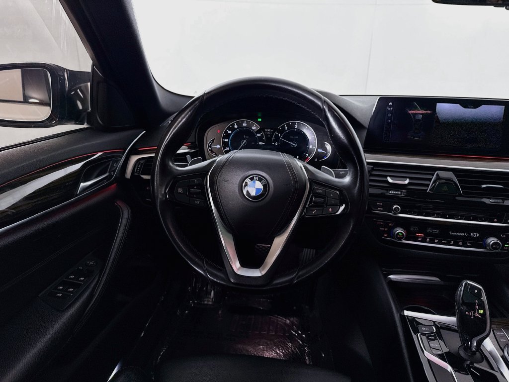 Photo 30 of this BMW 5 Series