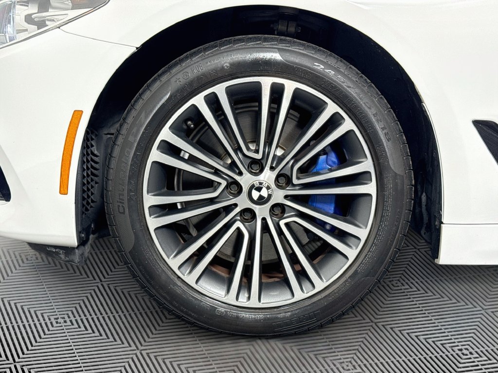 Photo 41 of this BMW 5 Series