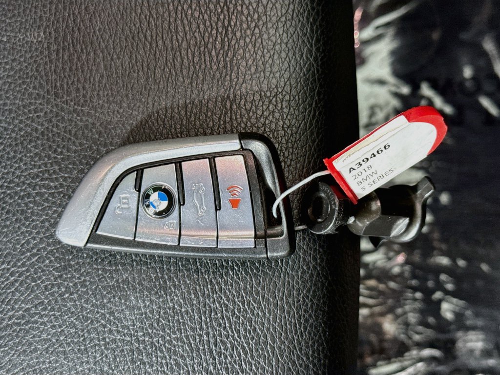 Photo 43 of this BMW 5 Series