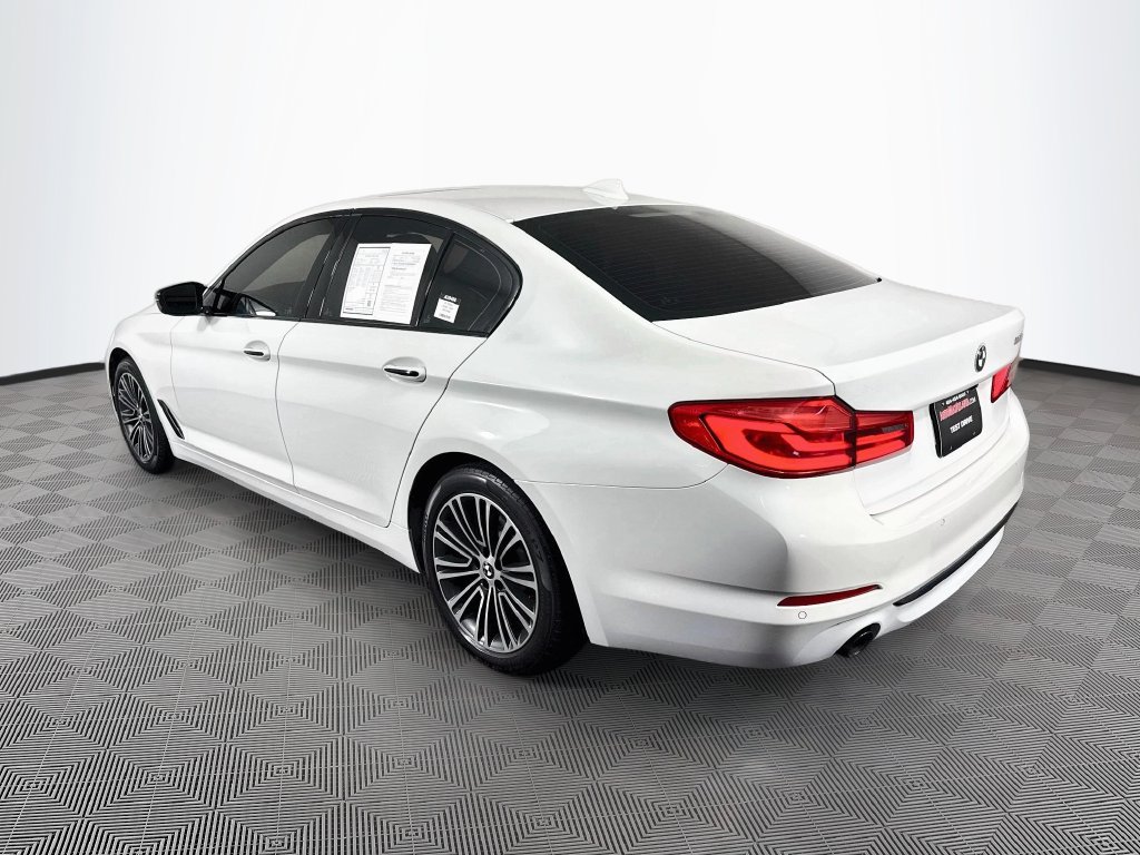 BMW 5 Series photo 8
