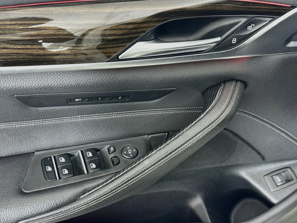 BMW 5 Series photo 24