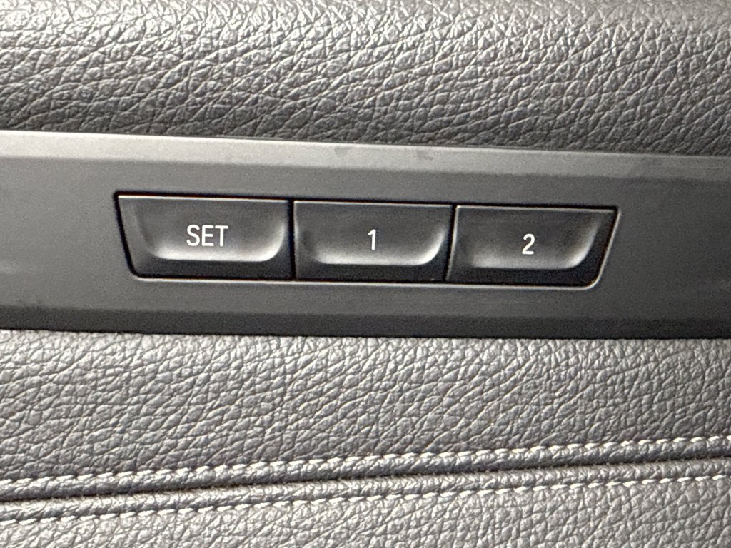 BMW 5 Series photo 28