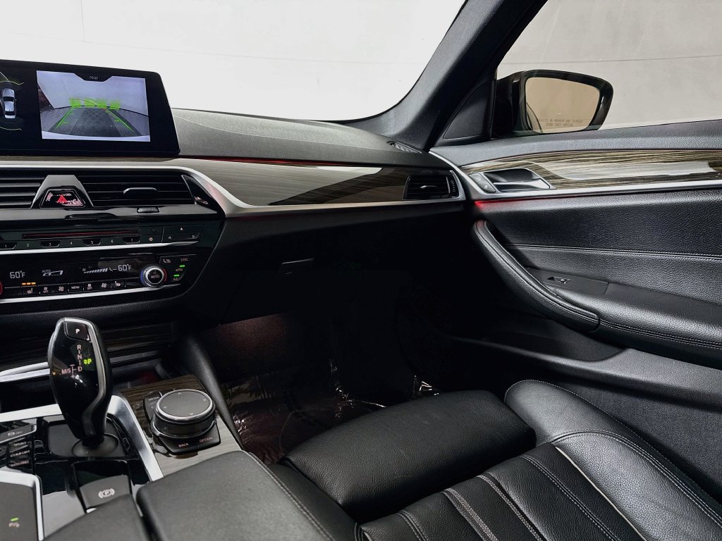 BMW 5 Series photo 32